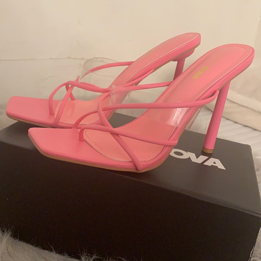 Brand new! Size 8.5